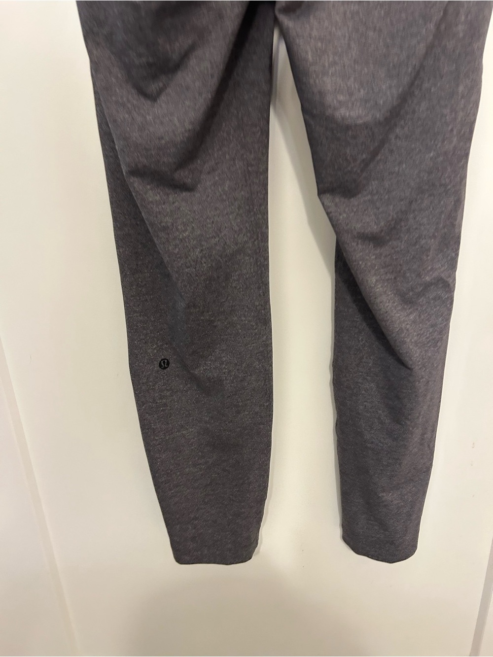 Lululemon On The Fly Pants in Heathered Black Gray - Picture 13 of 13